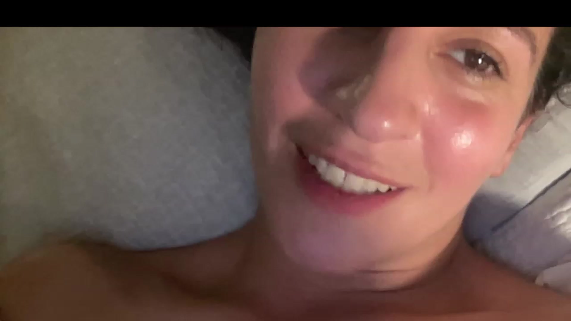 Gallery image thumbnail from Annareylee's myfreecams stream on, 07/21/2023, 04:43 image 3 of 20