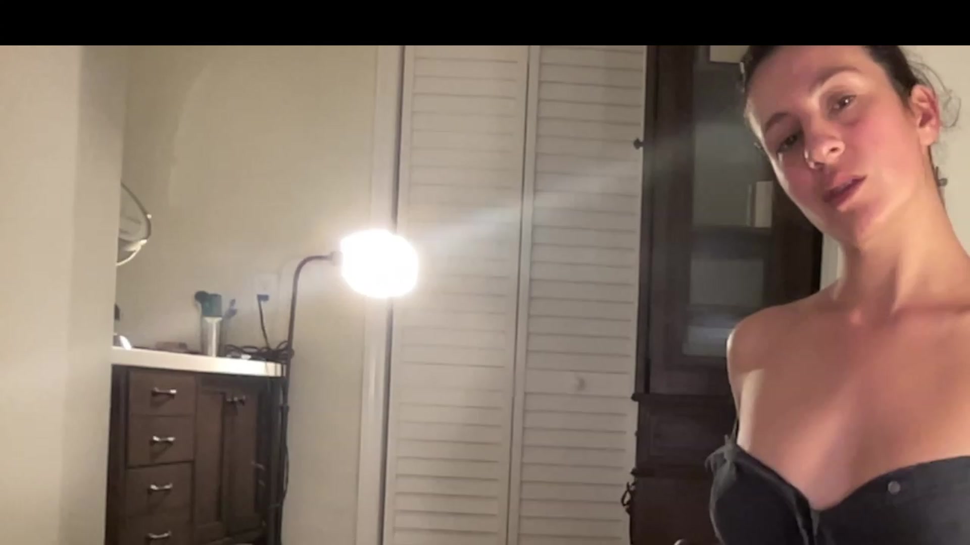 Gallery image thumbnail from Annareylee's myfreecams stream on, 07/26/2023, 06:53 image 18 of 20