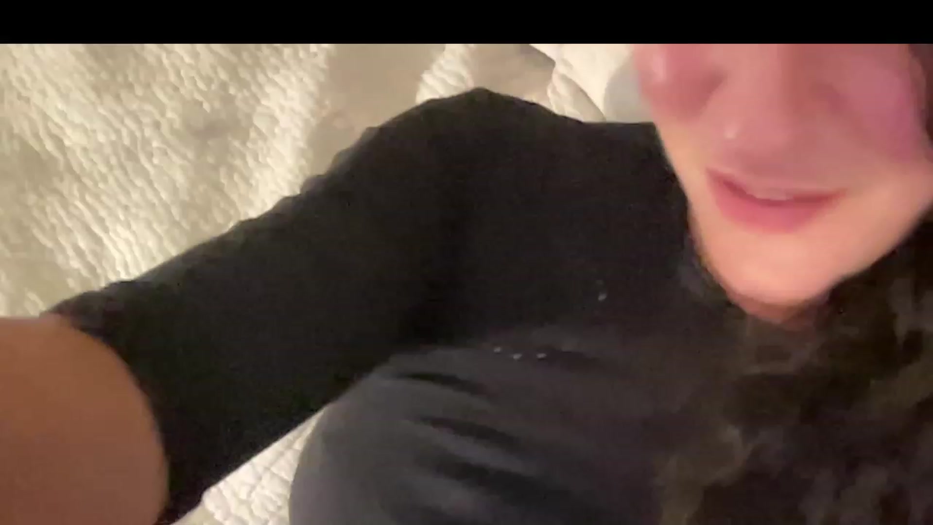 Gallery image thumbnail from Annareylee's myfreecams stream on, 07/28/2023, 05:28 image 1 of 20