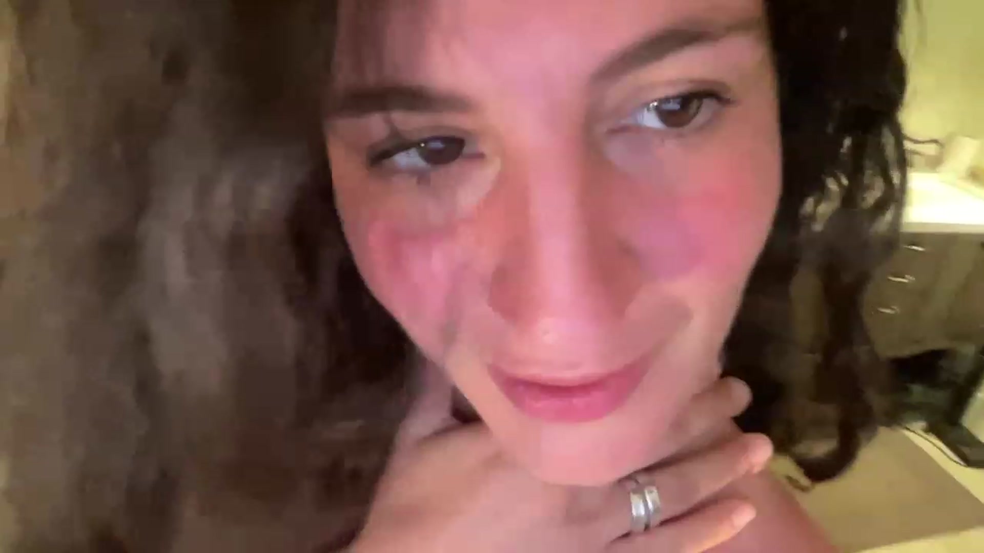 Gallery image thumbnail from Annareylee's myfreecams stream on, 07/31/2023, 04:20 image 12 of 20