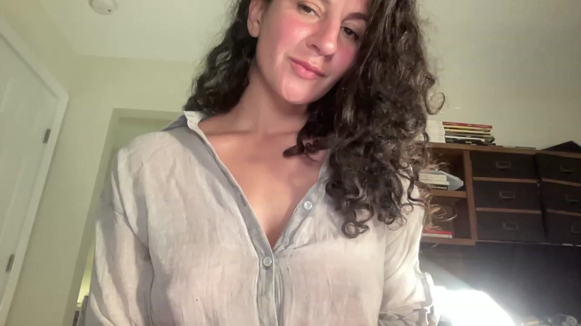 Gallery image thumbnail from Annareylee's myfreecams stream on, 07/31/2023, 05:43 image 17 of 20