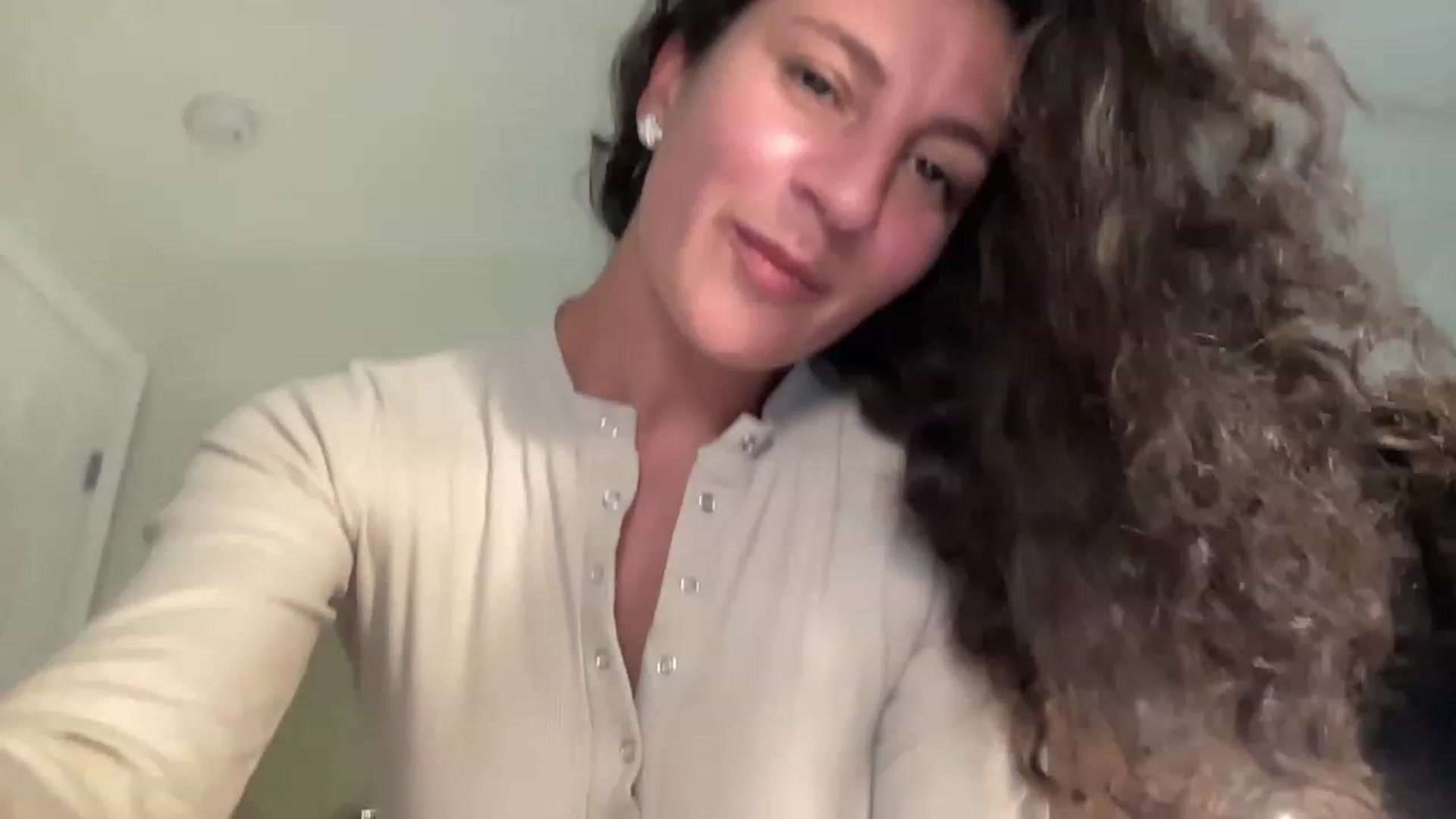 Gallery image thumbnail from Annareylee's myfreecams stream on, 08/23/2023, 20:13 image 20 of 20