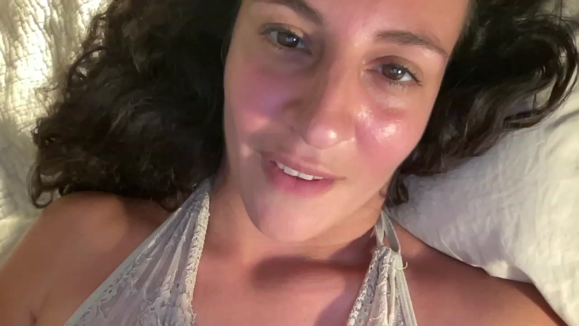 Gallery image thumbnail from Annareylee's myfreecams stream on, 08/28/2023, 03:53 image 2 of 20