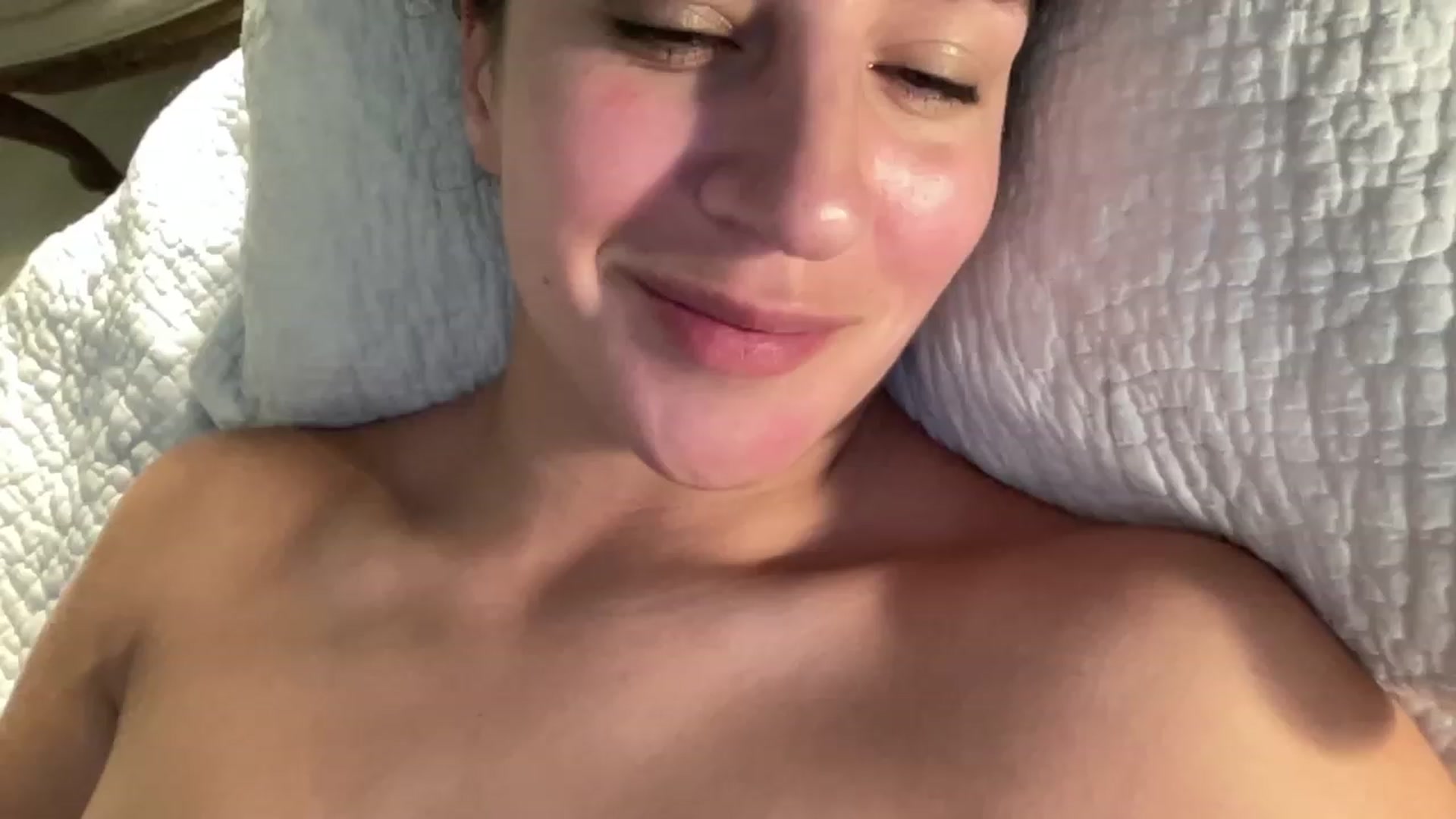 Gallery image thumbnail from Annareylee's myfreecams stream on, 08/30/2023, 16:15 image 13 of 20