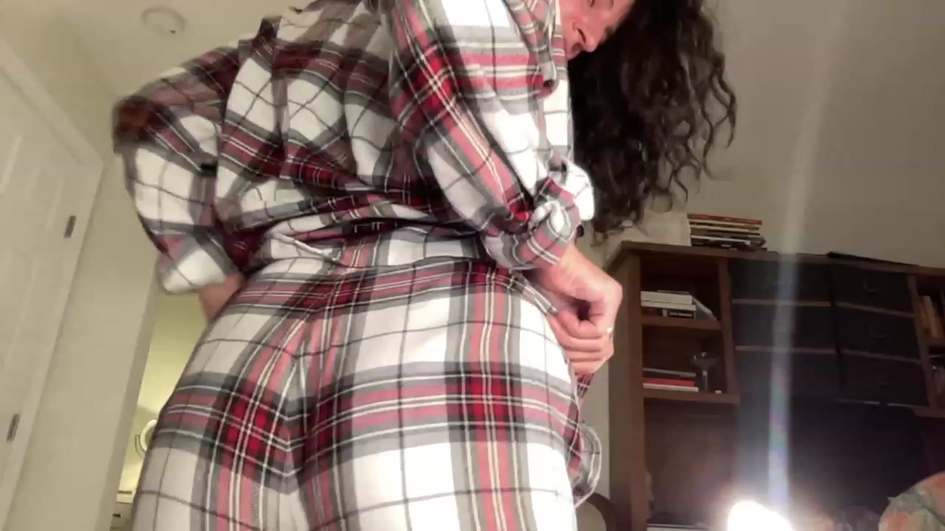 Gallery image thumbnail from Annareylee's myfreecams stream on, 09/07/2023, 04:51 image 17 of 20