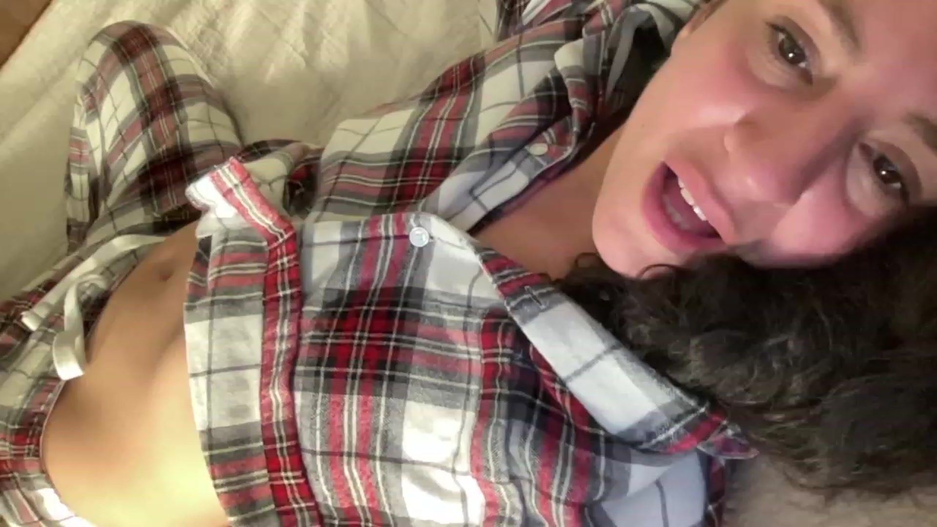 Gallery image thumbnail from Annareylee's myfreecams stream on, 09/07/2023, 04:51 image 6 of 20