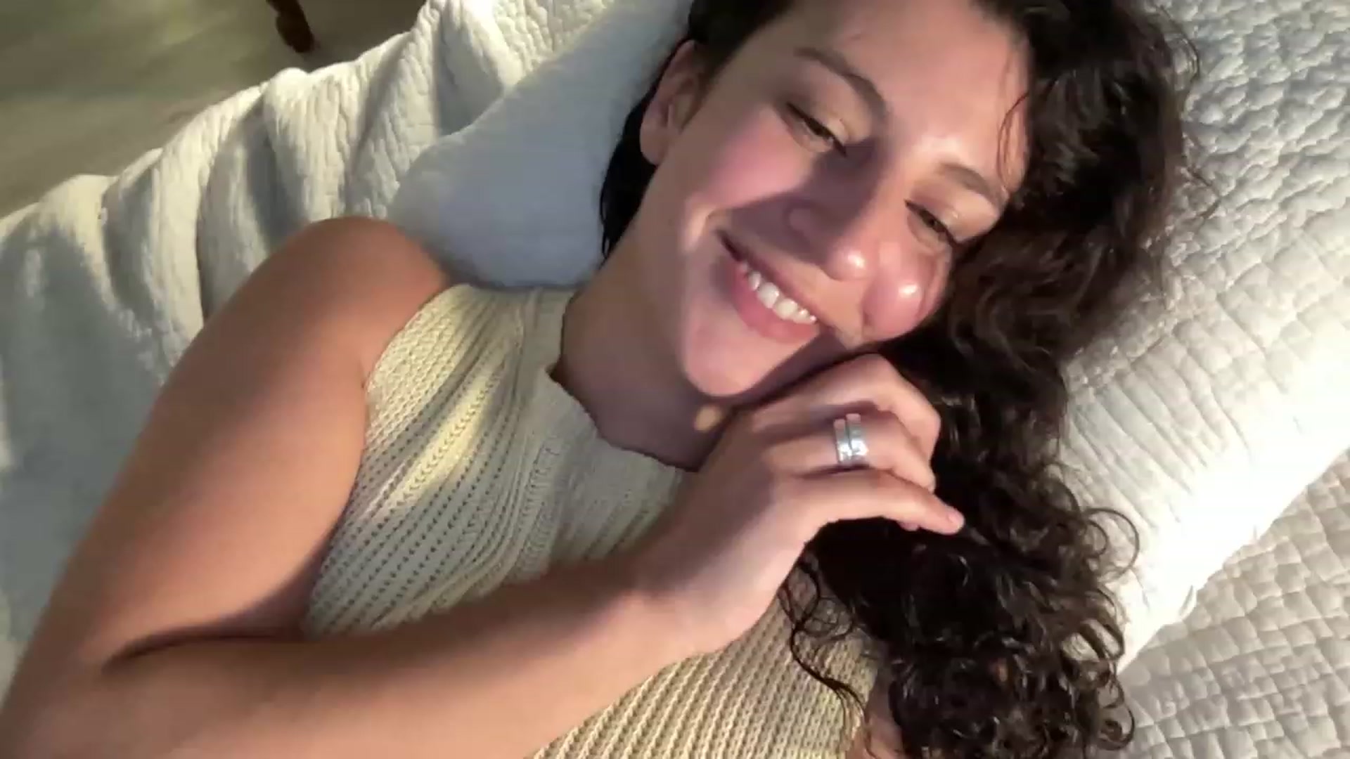 Gallery image thumbnail from Annareylee's myfreecams stream on, 09/11/2023, 18:28 image 1 of 20