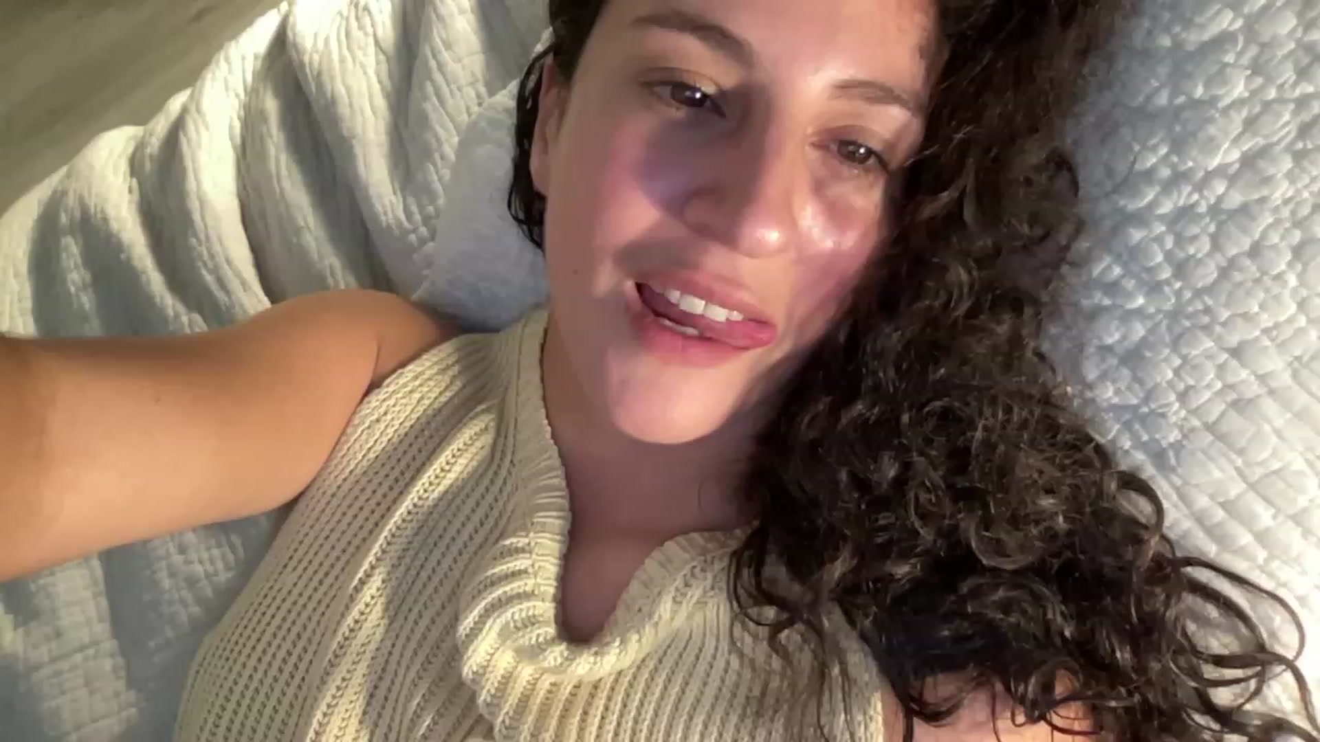 Gallery image thumbnail from Annareylee's myfreecams stream on, 09/11/2023, 18:28 image 4 of 20