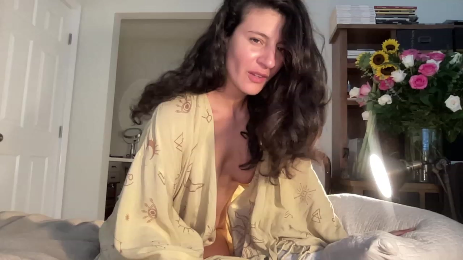 Gallery image thumbnail from Annareylee's myfreecams stream on, 09/14/2023, 19:37 image 6 of 20