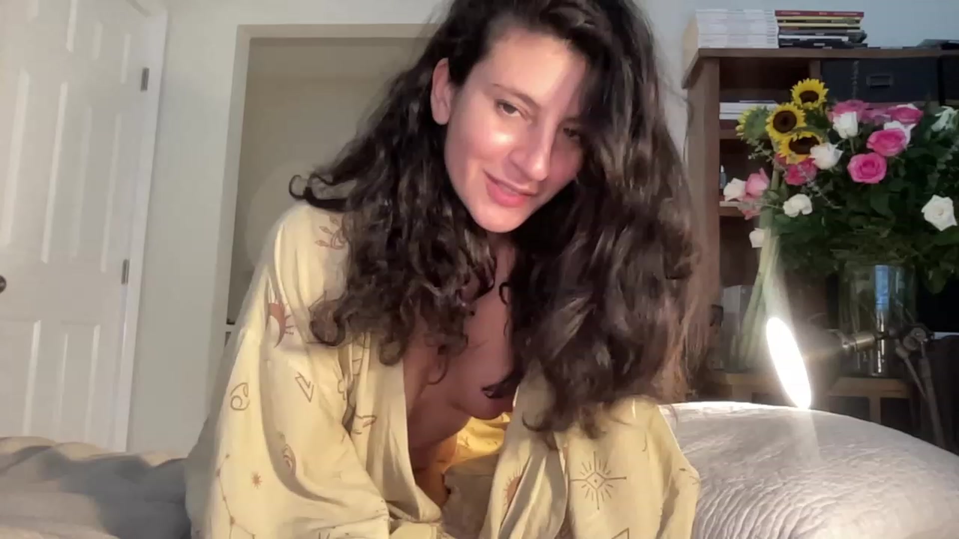 Gallery image thumbnail from Annareylee's myfreecams stream on, 09/14/2023, 19:37 image 5 of 20