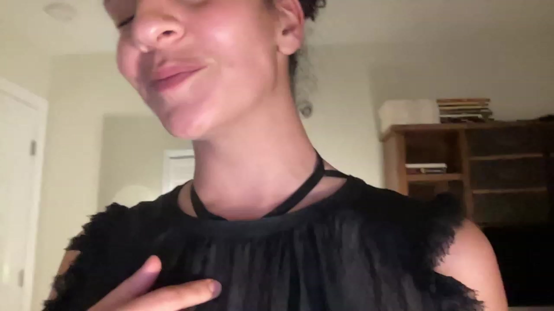 Gallery image thumbnail from Annareylee's myfreecams stream on, 09/26/2023, 07:17 image 14 of 20