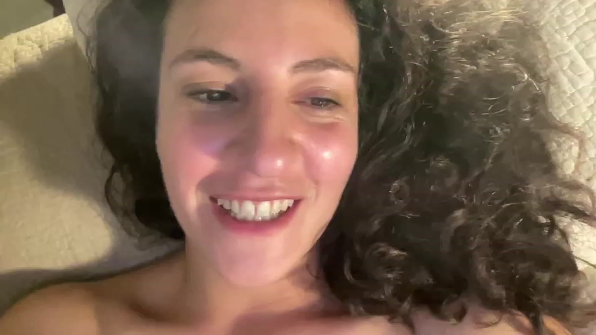 Gallery image thumbnail from Annareylee's myfreecams stream on, 09/27/2023, 20:11 image 2 of 20