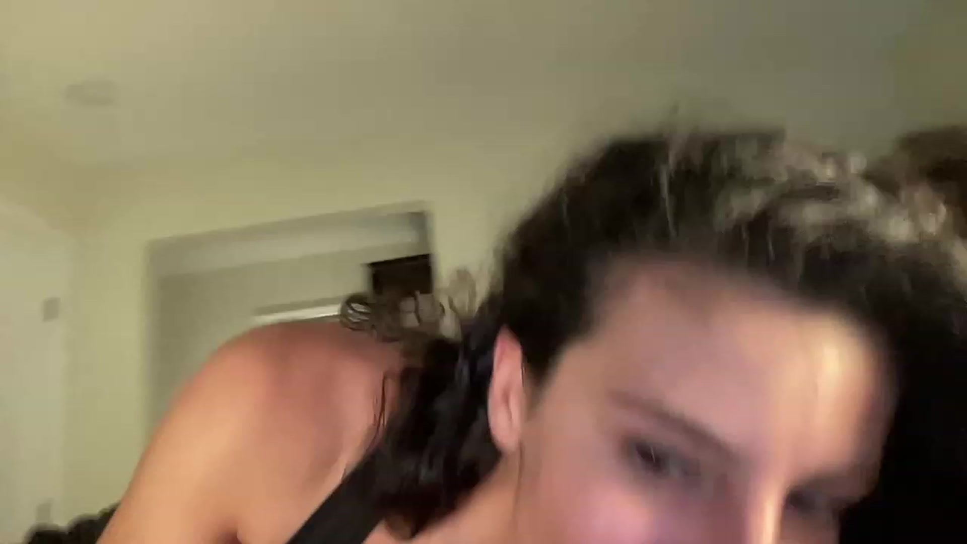 Gallery image thumbnail from Annareylee's myfreecams stream on, 10/03/2023, 19:15 image 4 of 20