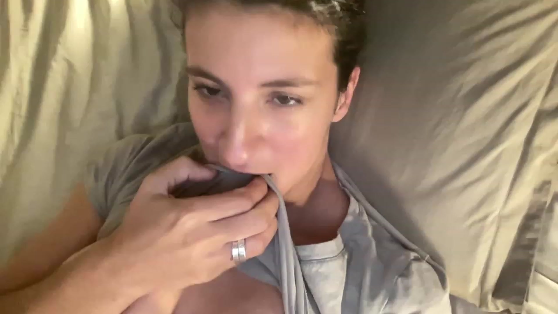 Gallery image thumbnail from Annareylee's myfreecams stream on, 10/06/2023, 15:36 image 6 of 20