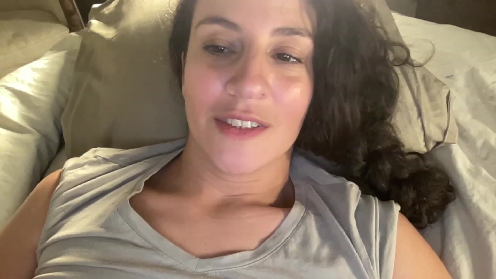Gallery image thumbnail from Annareylee's myfreecams stream on, 10/06/2023, 16:31 image 1 of 20