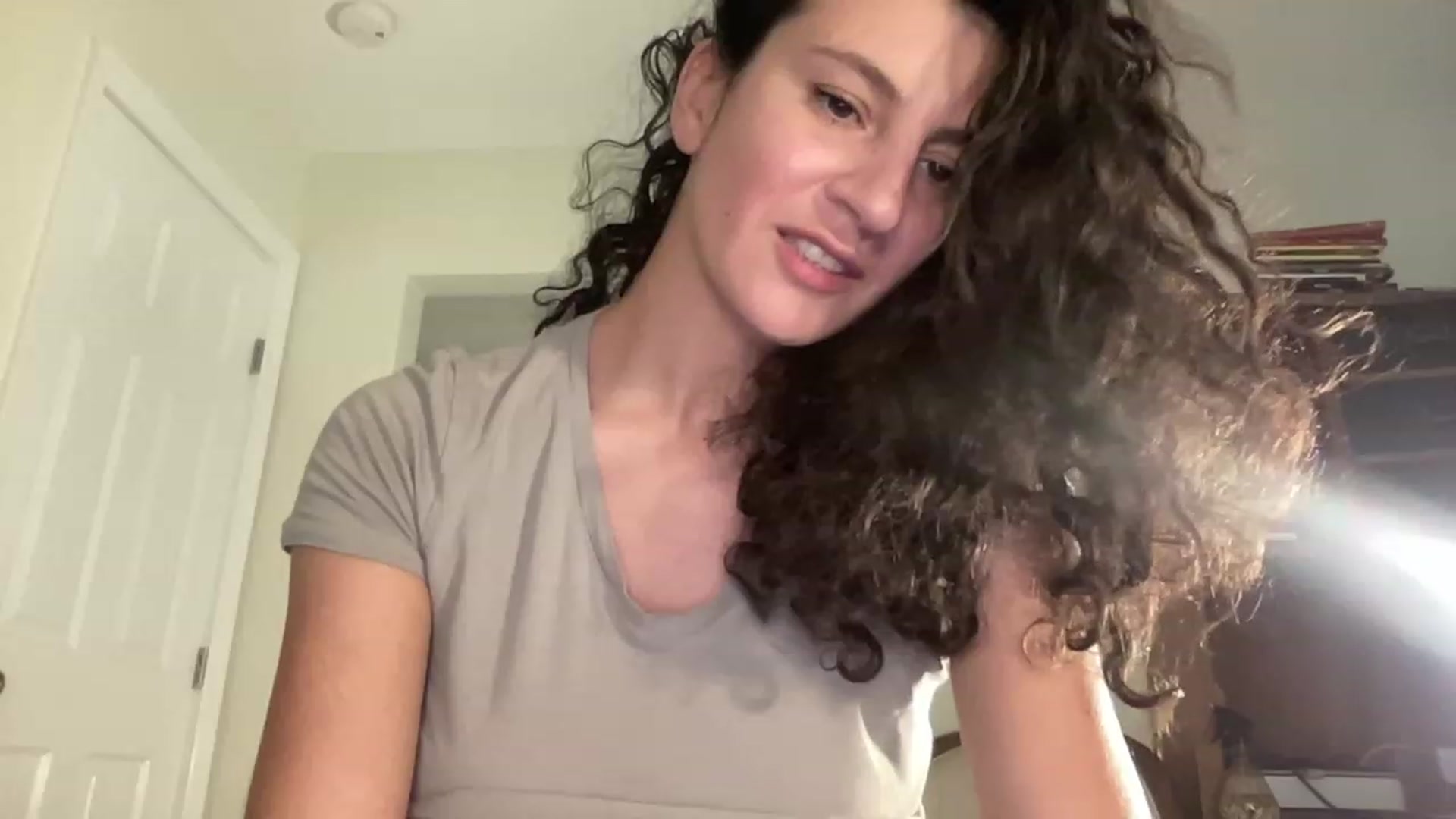 Gallery image thumbnail from Annareylee's myfreecams stream on, 10/06/2023, 16:31 image 14 of 20