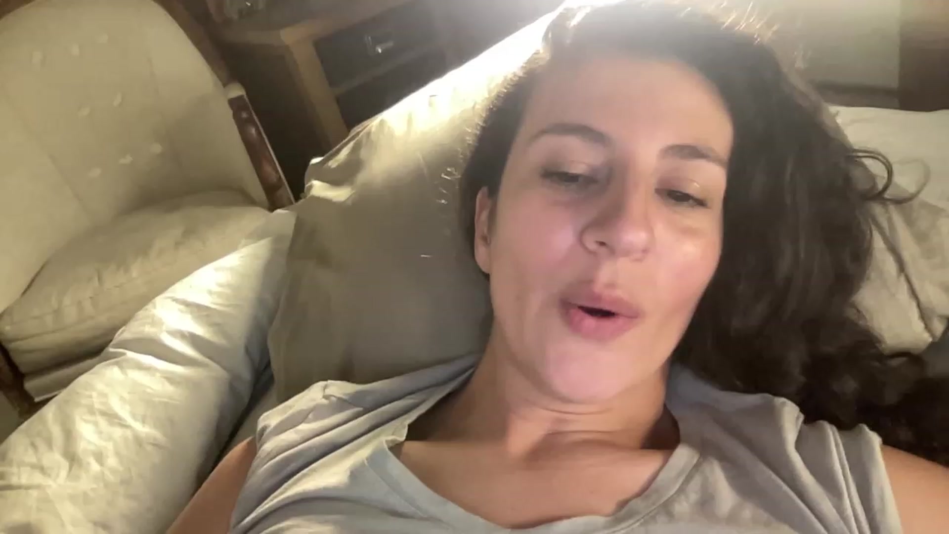 Gallery image thumbnail from Annareylee's myfreecams stream on, 10/06/2023, 16:31 image 2 of 20