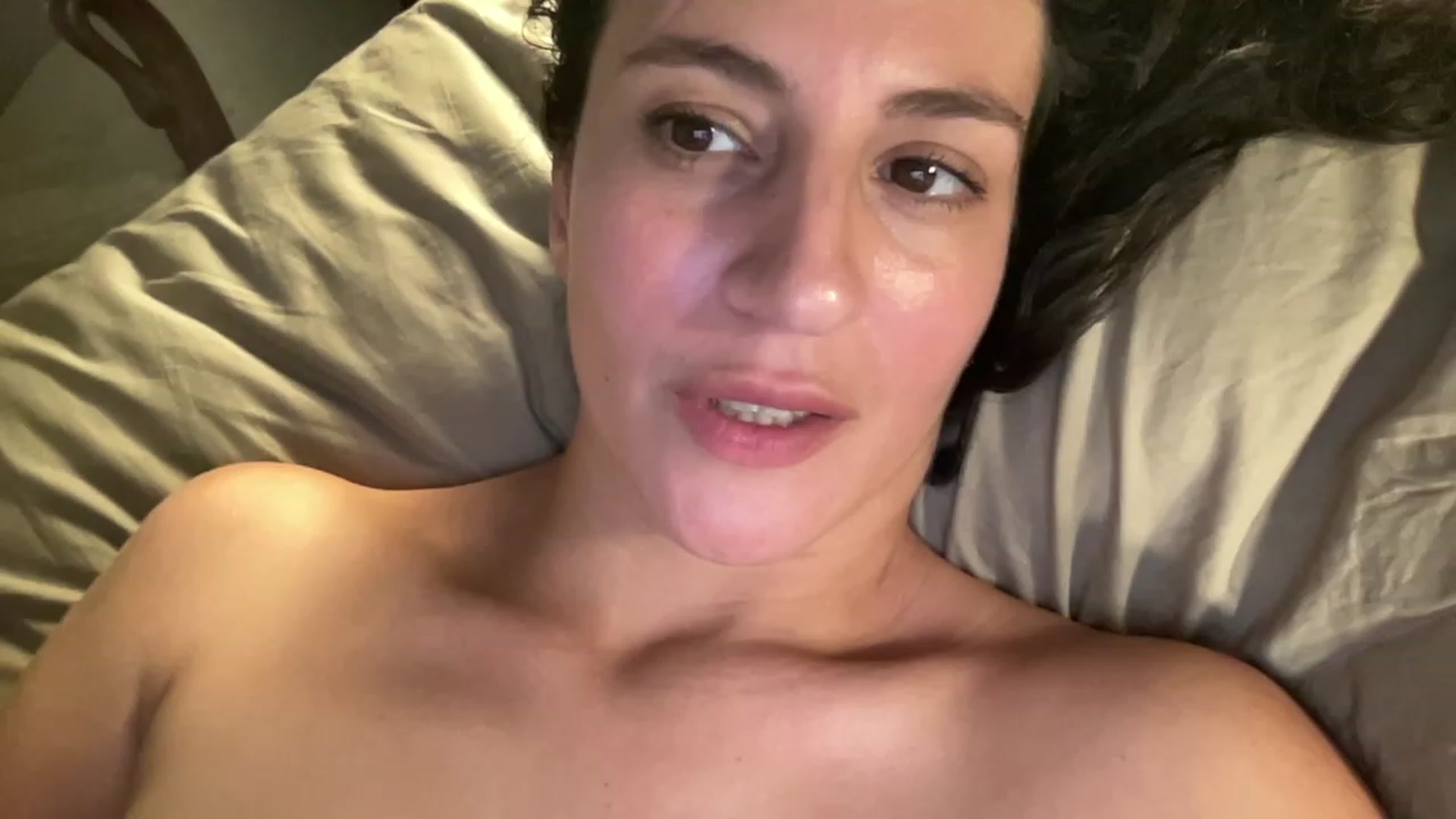 Gallery image thumbnail from Annareylee's myfreecams stream on, 10/11/2023, 20:09 image 1 of 20