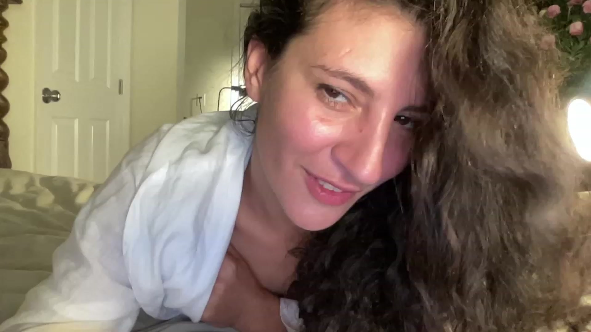 Gallery image thumbnail from Annareylee's myfreecams stream on, 10/19/2023, 18:19 image 9 of 20