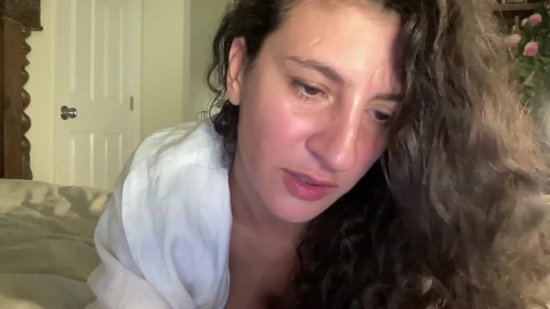 Gallery image thumbnail from Annareylee's myfreecams stream on, 10/19/2023, 18:19 image 16 of 20