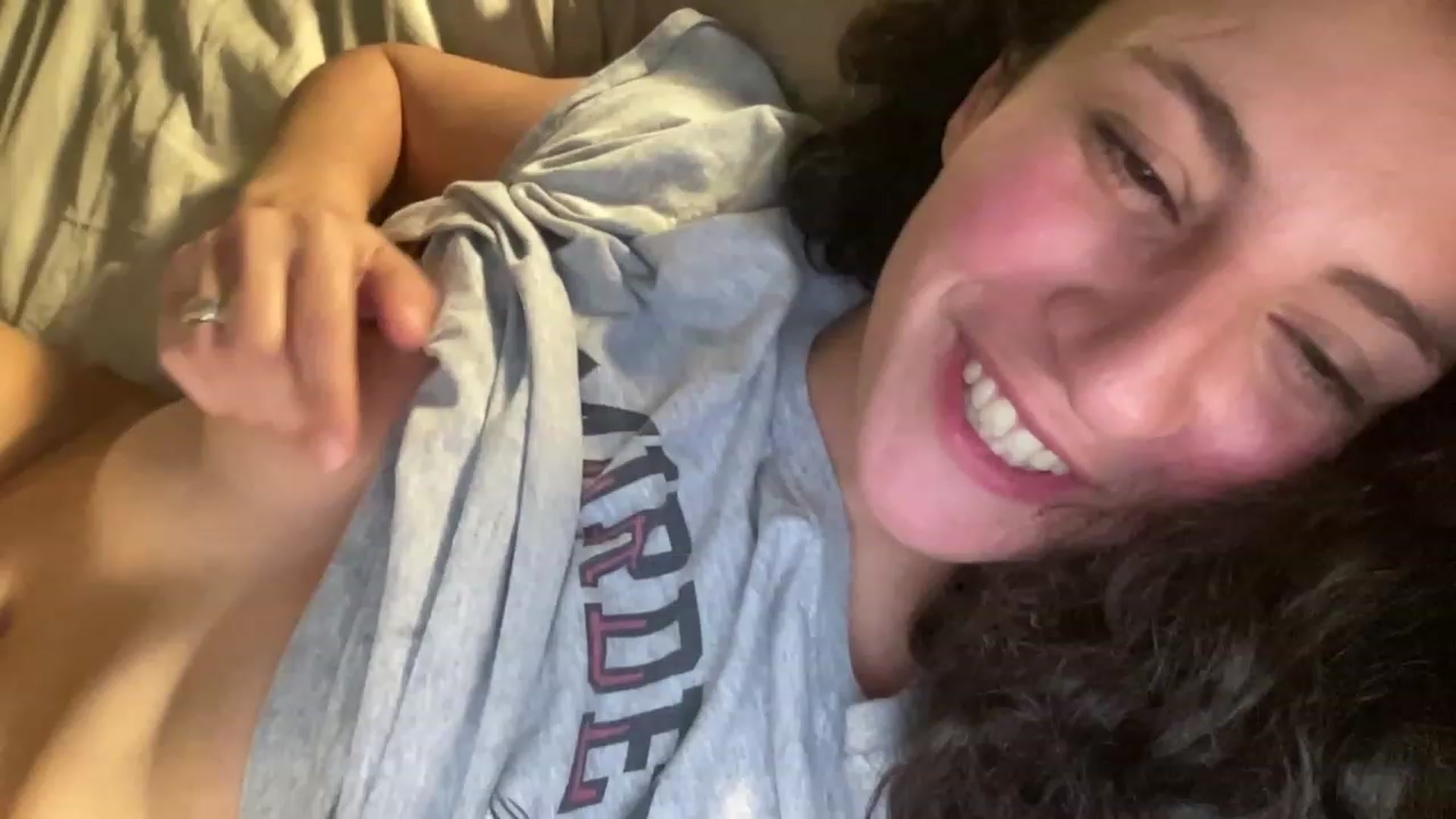 Gallery image thumbnail from Annareylee's myfreecams stream on, 10/20/2023, 16:02 image 9 of 20