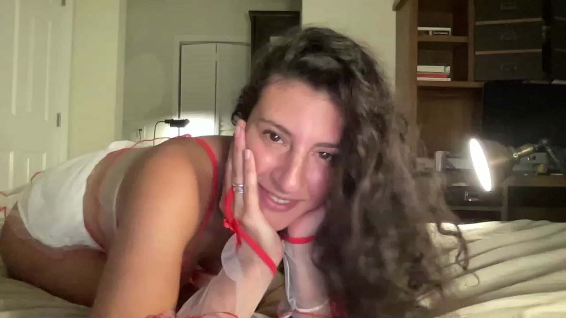 Gallery image thumbnail from Annareylee's myfreecams stream on, 10/25/2023, 18:10 image 2 of 20