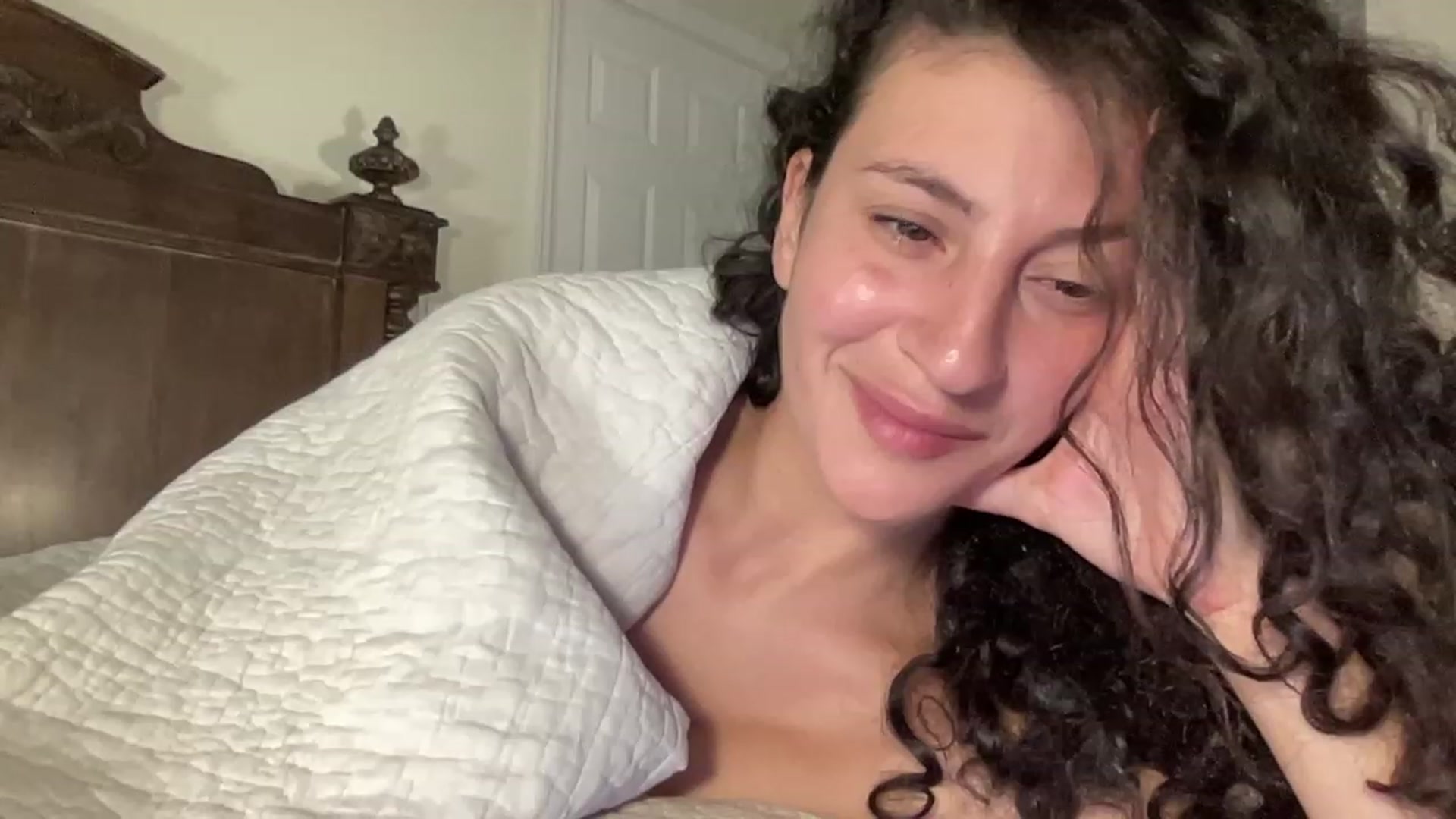 Gallery image thumbnail from Annareylee's myfreecams stream on, 10/30/2023, 16:29 image 19 of 20