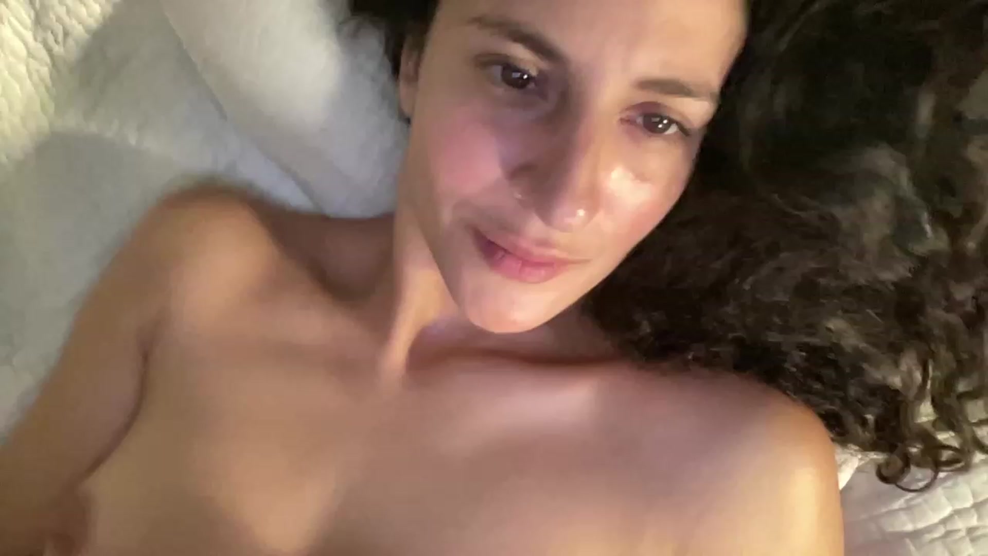 Gallery image thumbnail from Annareylee's myfreecams stream on, 10/30/2023, 16:29 image 10 of 20