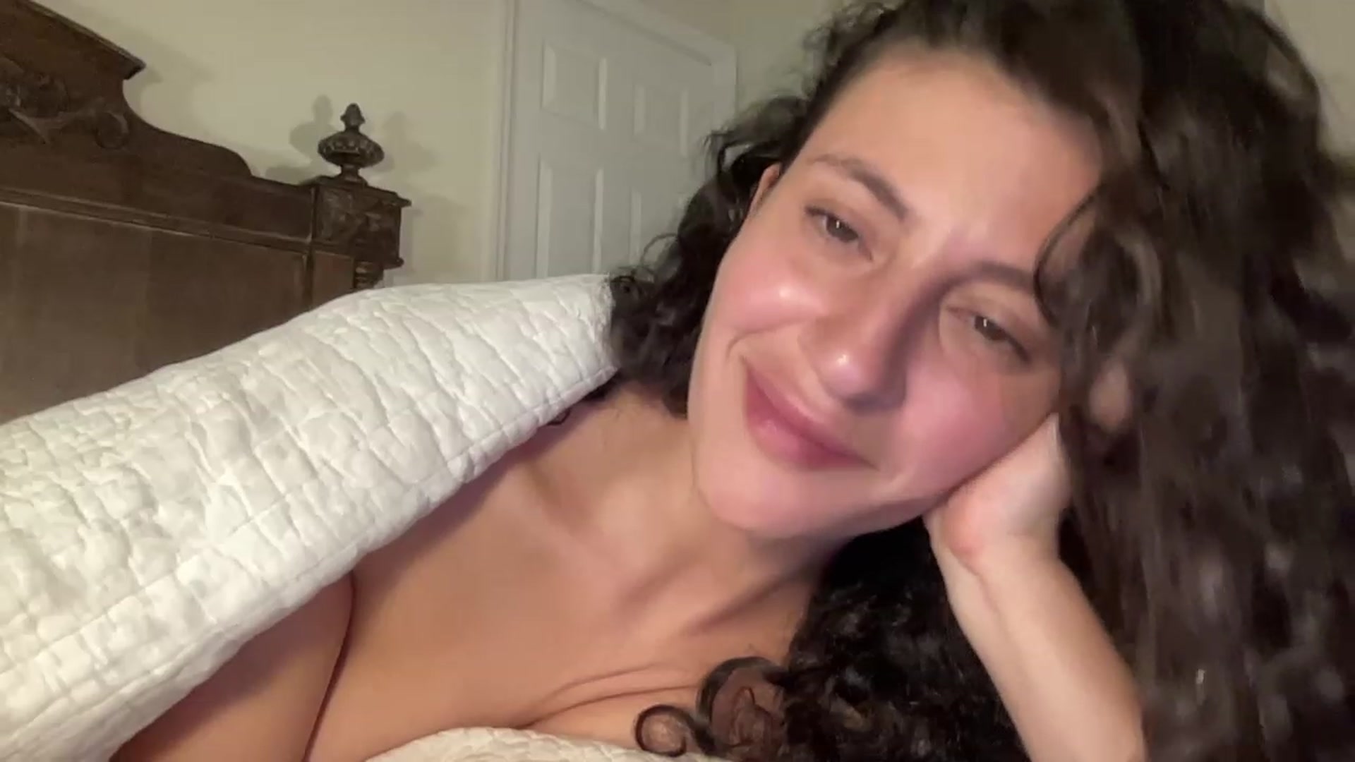 Gallery image thumbnail from Annareylee's myfreecams stream on, 10/30/2023, 16:29 image 18 of 20