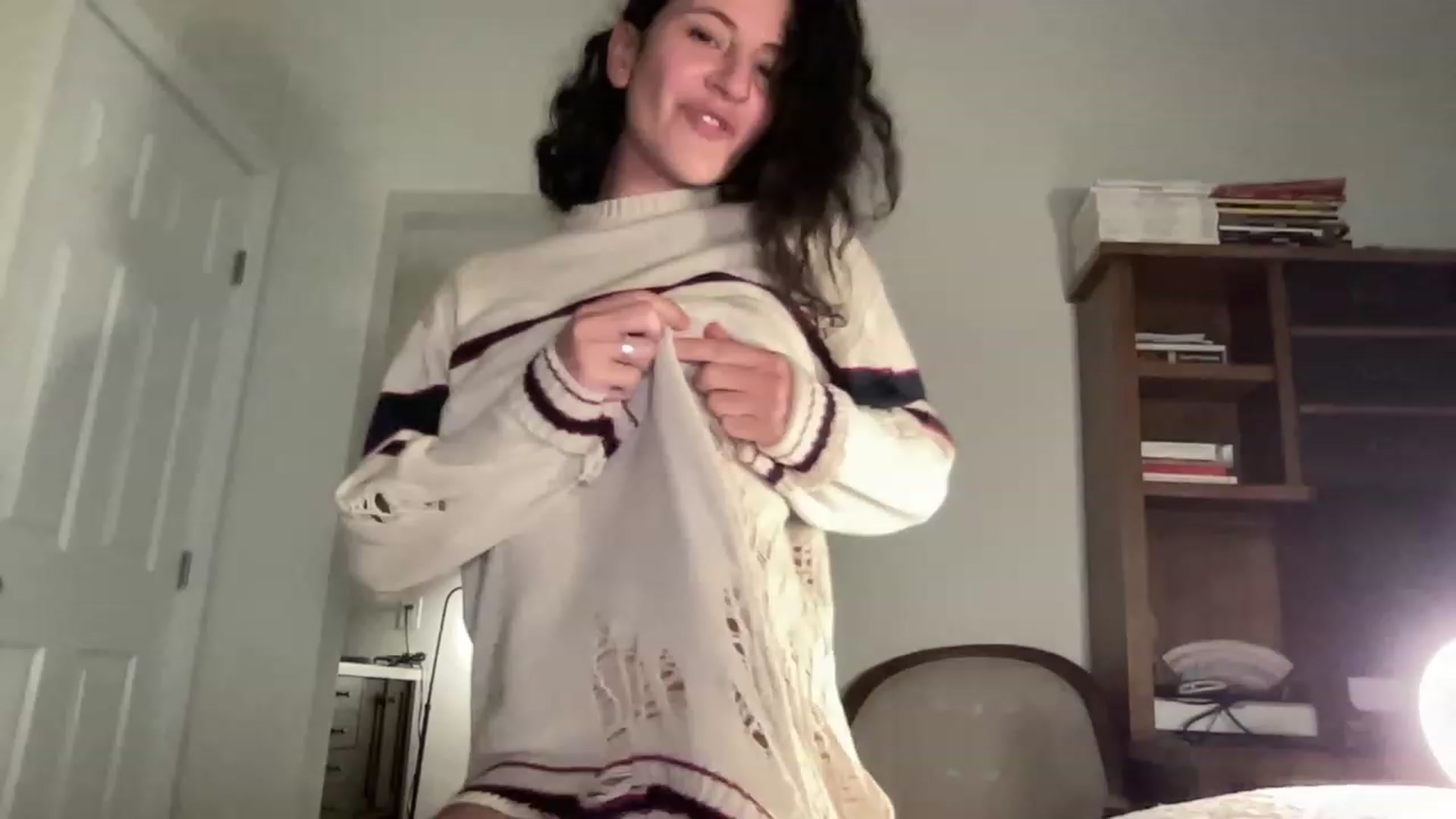 Gallery image thumbnail from Annareylee's myfreecams stream on, 11/06/2023, 20:02 image 1 of 20