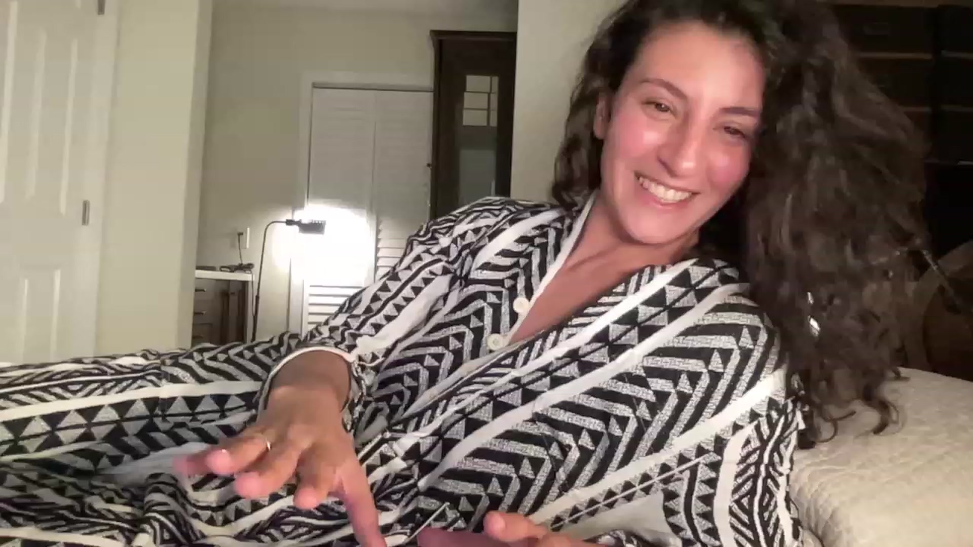 Gallery image thumbnail from Annareylee's myfreecams stream on, 11/08/2023, 20:16 image 8 of 20