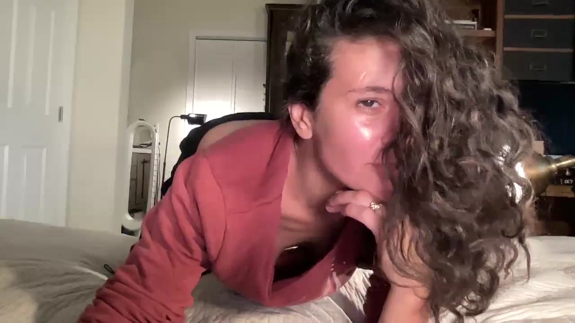 Gallery image thumbnail from Annareylee's myfreecams stream on, 11/18/2023, 19:08 image 15 of 20