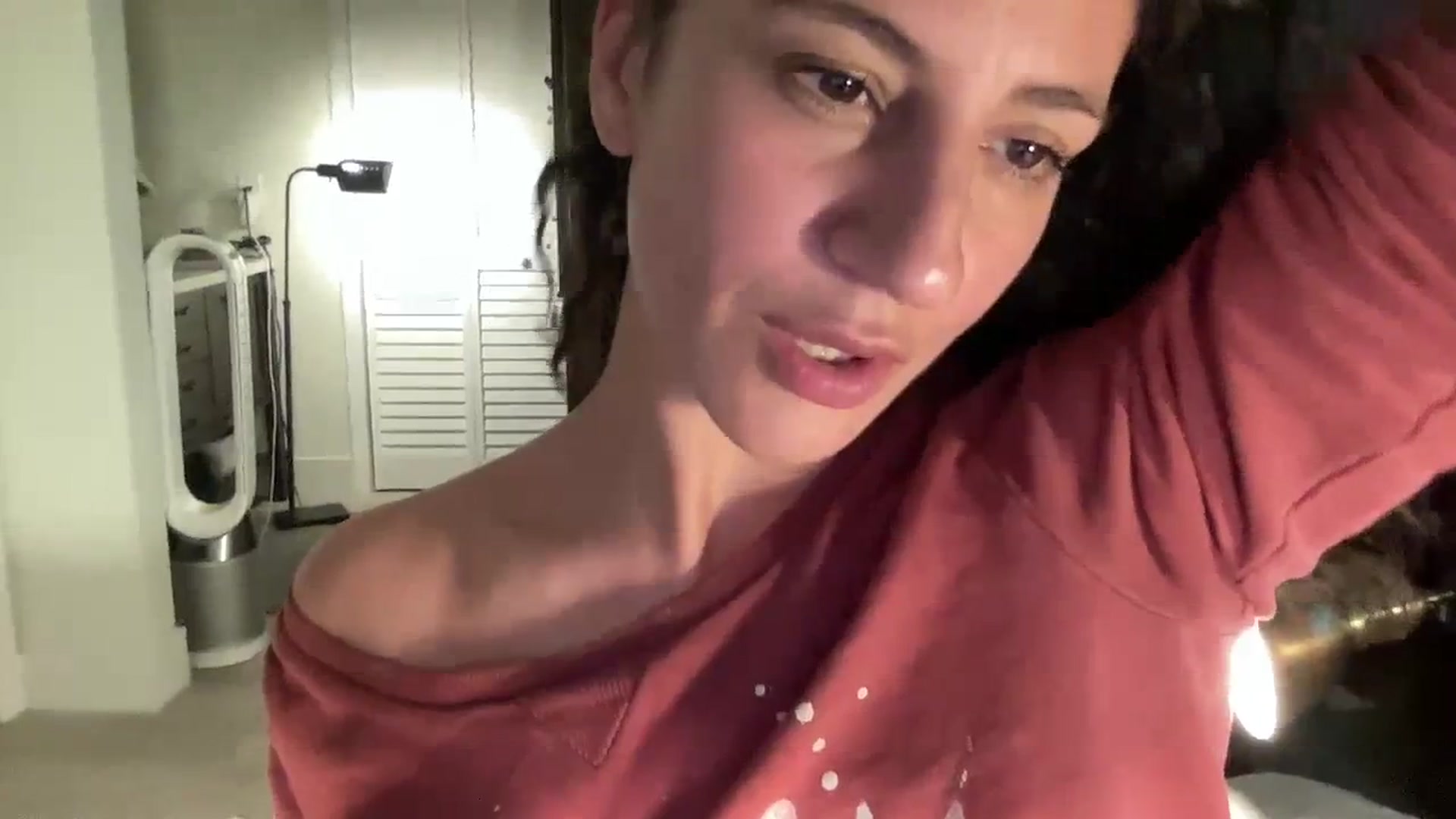 Gallery image thumbnail from Annareylee's myfreecams stream on, 11/18/2023, 19:08 image 18 of 20