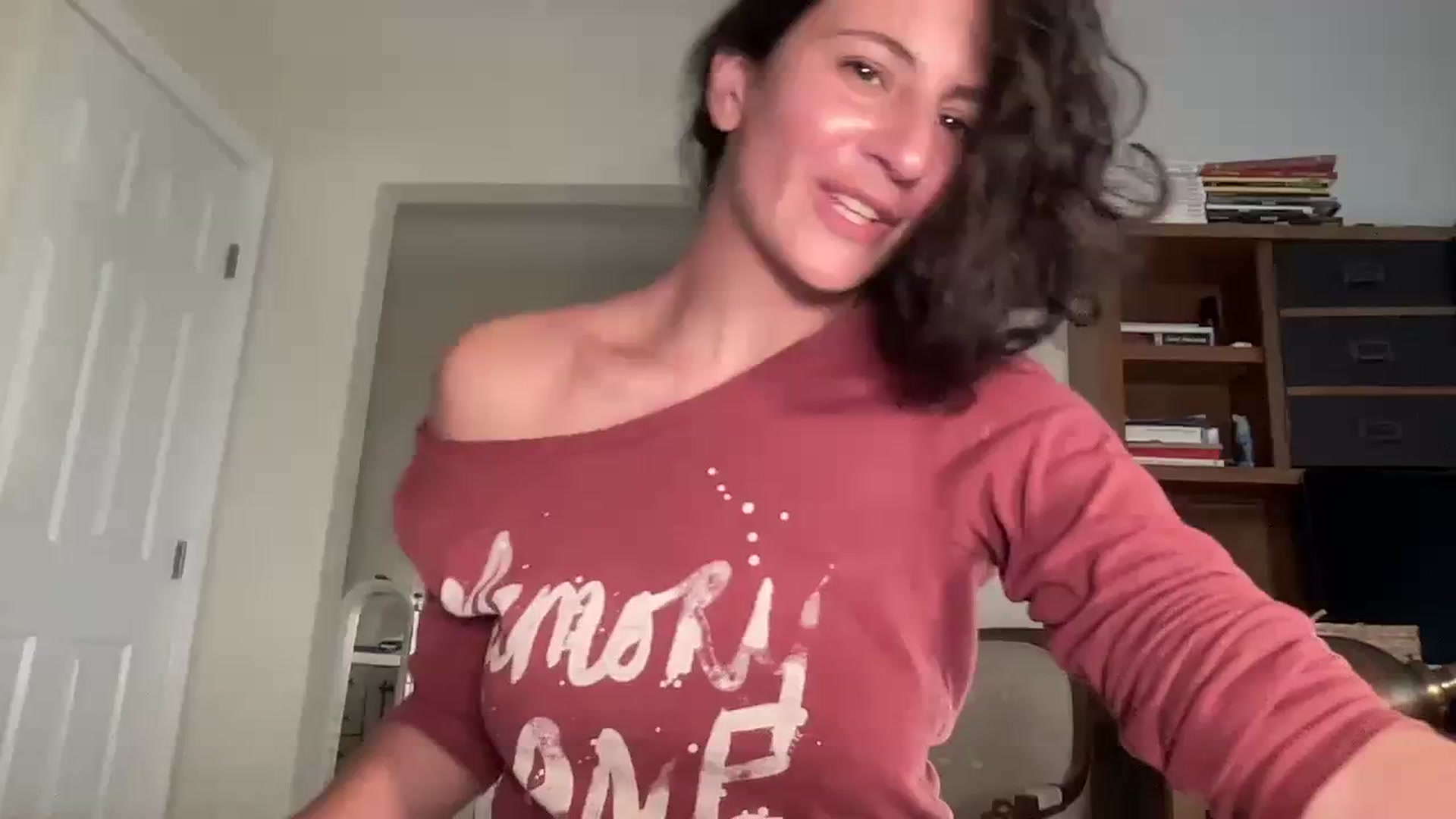 Gallery image thumbnail from Annareylee's myfreecams stream on, 11/18/2023, 19:08 image 5 of 20