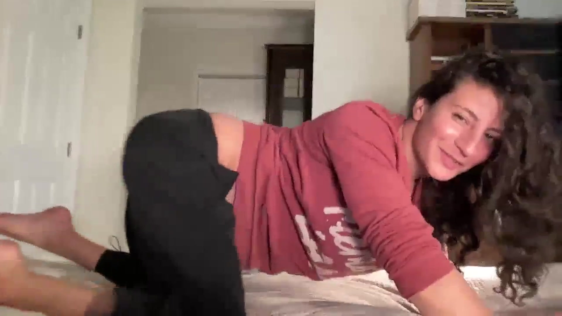 Gallery image thumbnail from Annareylee's myfreecams stream on, 11/18/2023, 19:08 image 10 of 20
