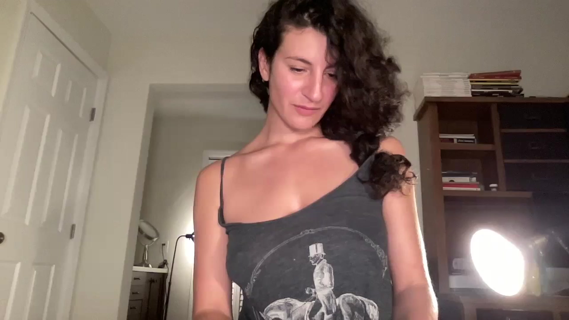 Gallery image thumbnail from Annareylee's myfreecams stream on, 12/01/2023, 19:31 image 15 of 20
