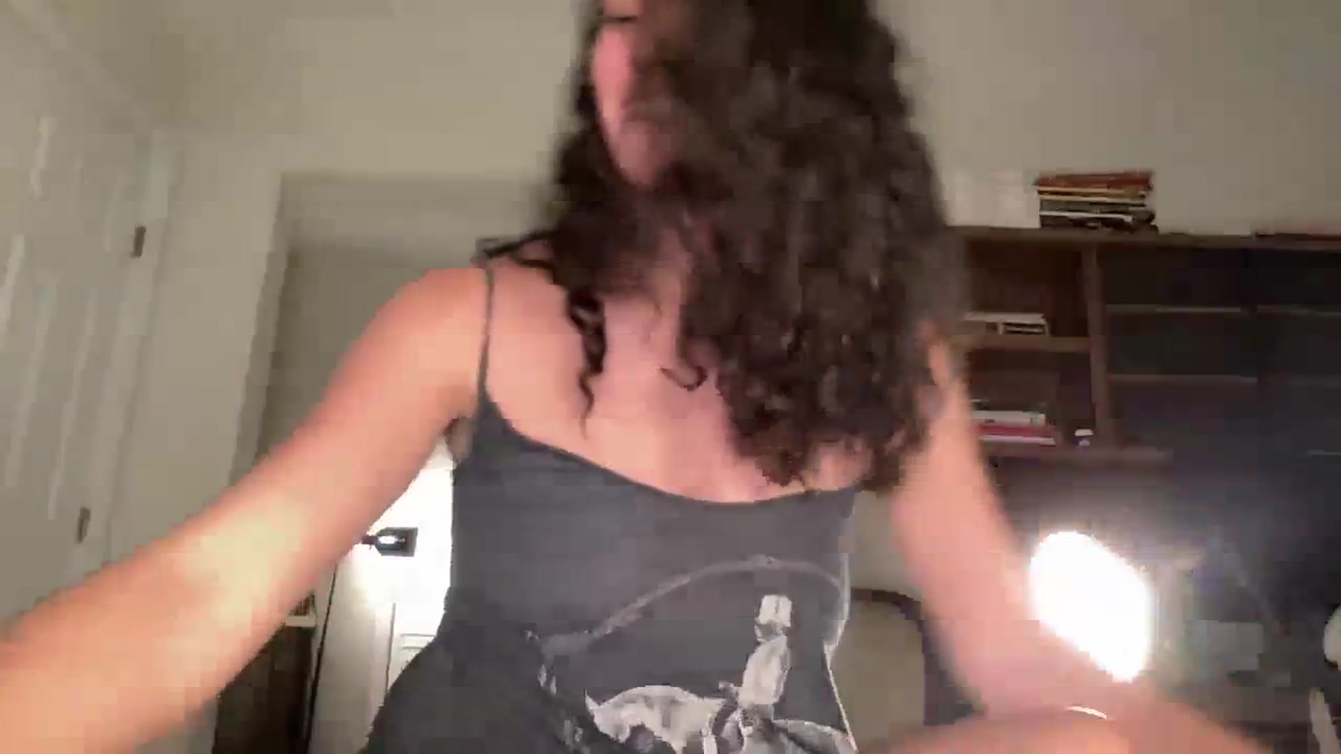 Gallery image thumbnail from Annareylee's myfreecams stream on, 12/01/2023, 19:31 image 6 of 20