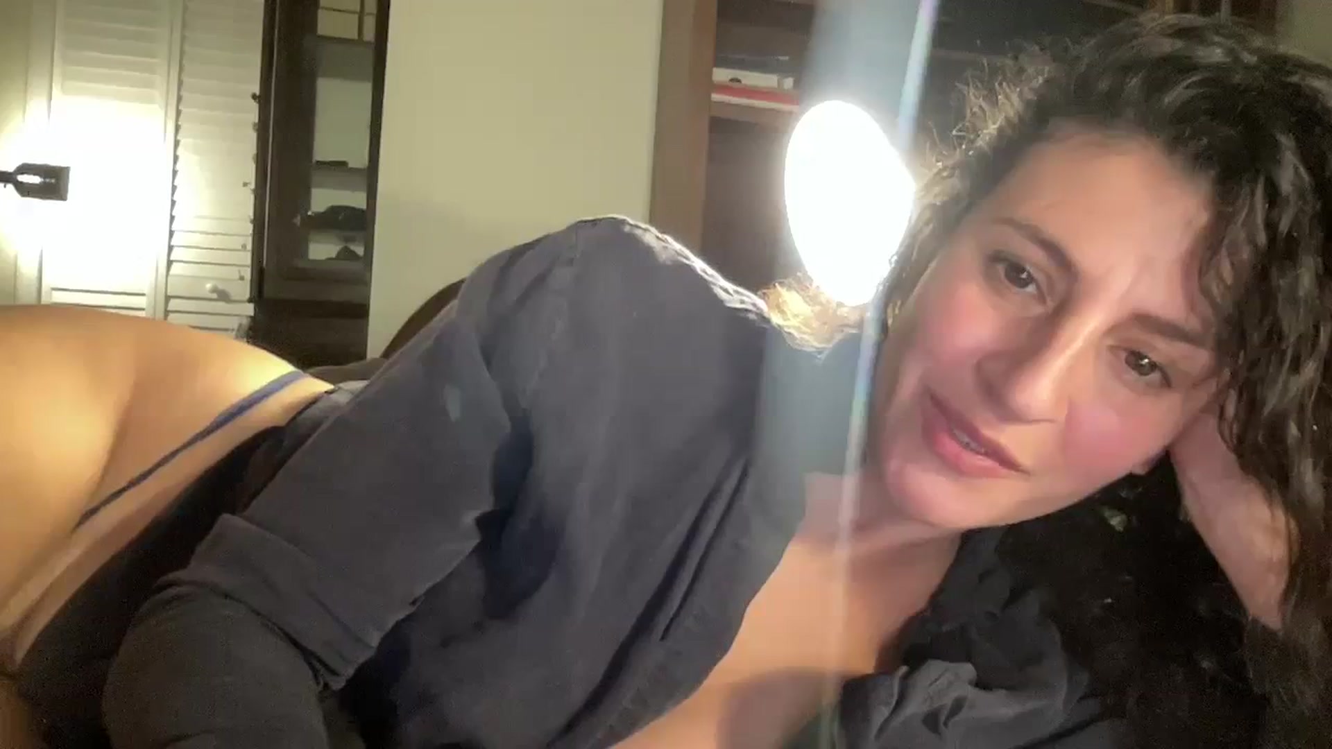 Gallery image thumbnail from Annareylee's myfreecams stream on, 12/06/2023, 20:12 image 19 of 20