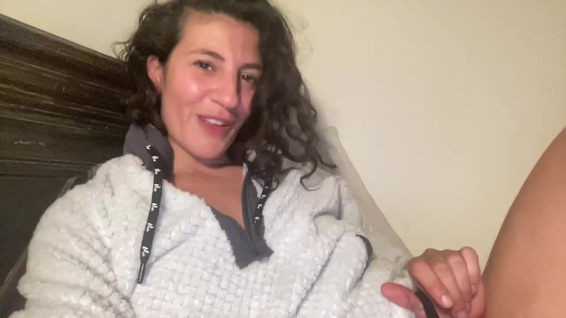 Gallery image thumbnail from Annareylee's myfreecams stream on, 12/12/2023, 18:43 image 1 of 20