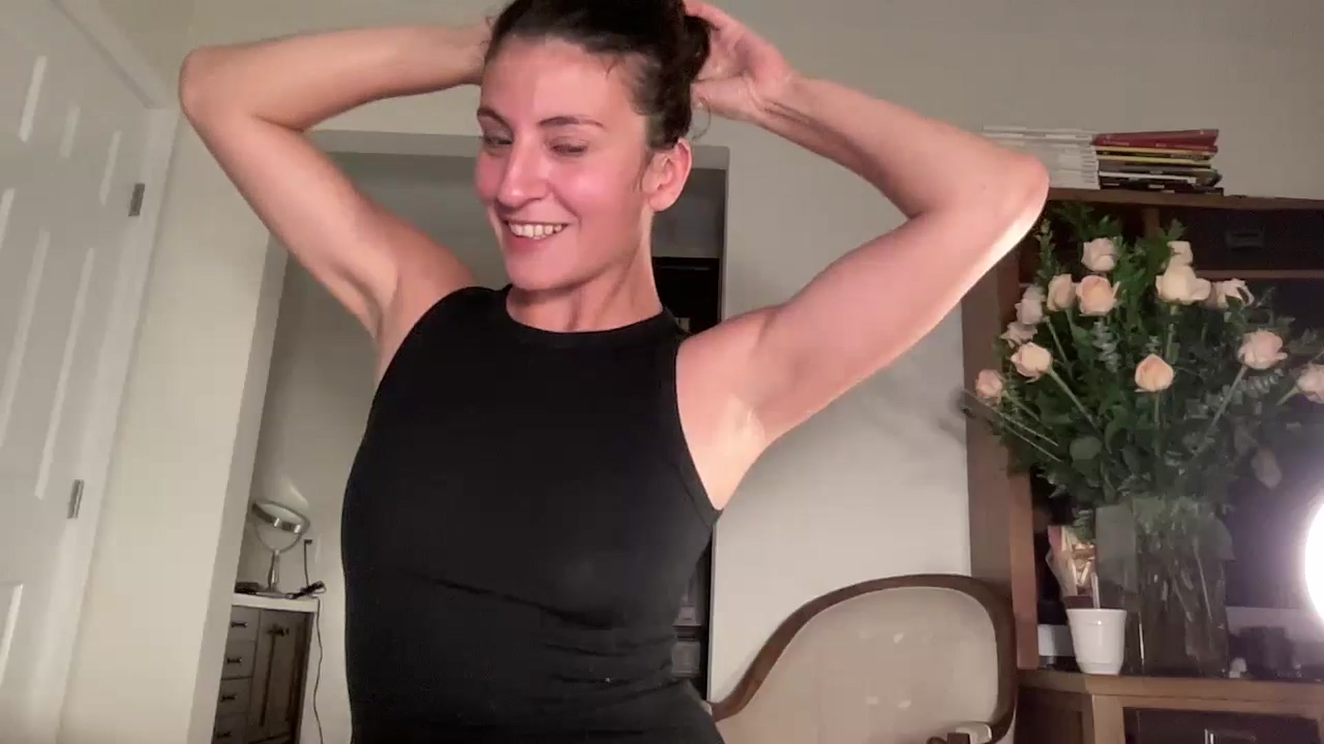 Gallery image thumbnail from Annareylee's myfreecams stream on, 12/14/2023, 18:28 image 7 of 20
