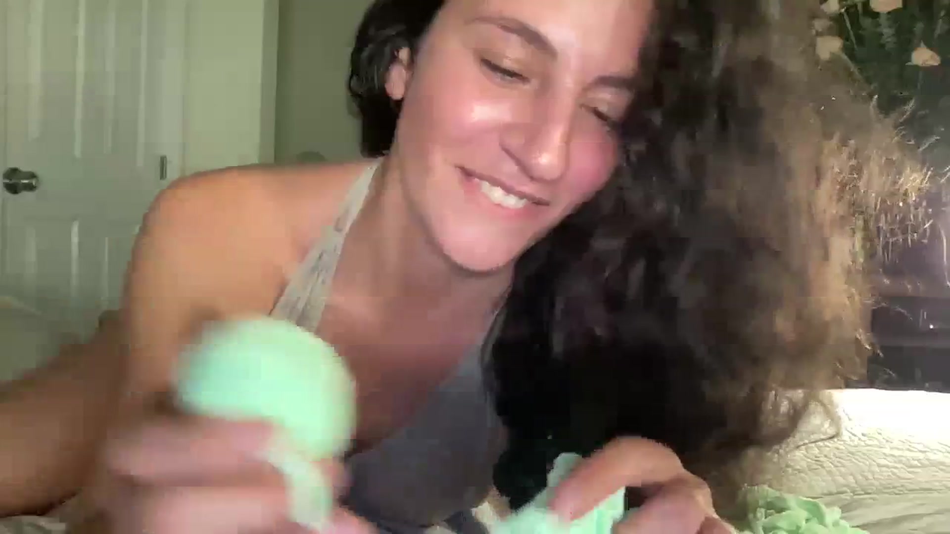 Gallery image thumbnail from Annareylee's myfreecams stream on, 12/18/2023, 04:51 image 18 of 20