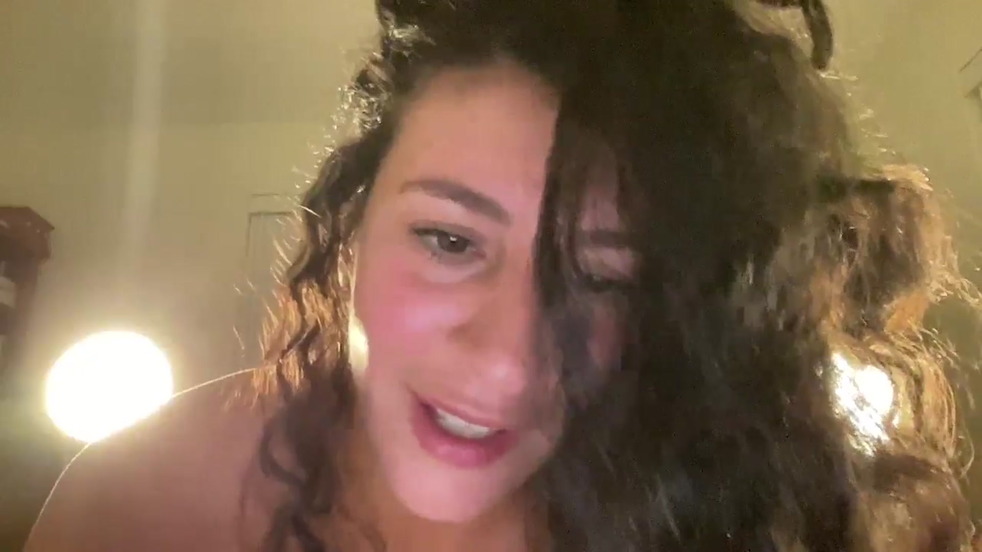 Gallery image thumbnail from Annareylee's myfreecams stream on, 10/08/2024, 05:56 image 16 of 20