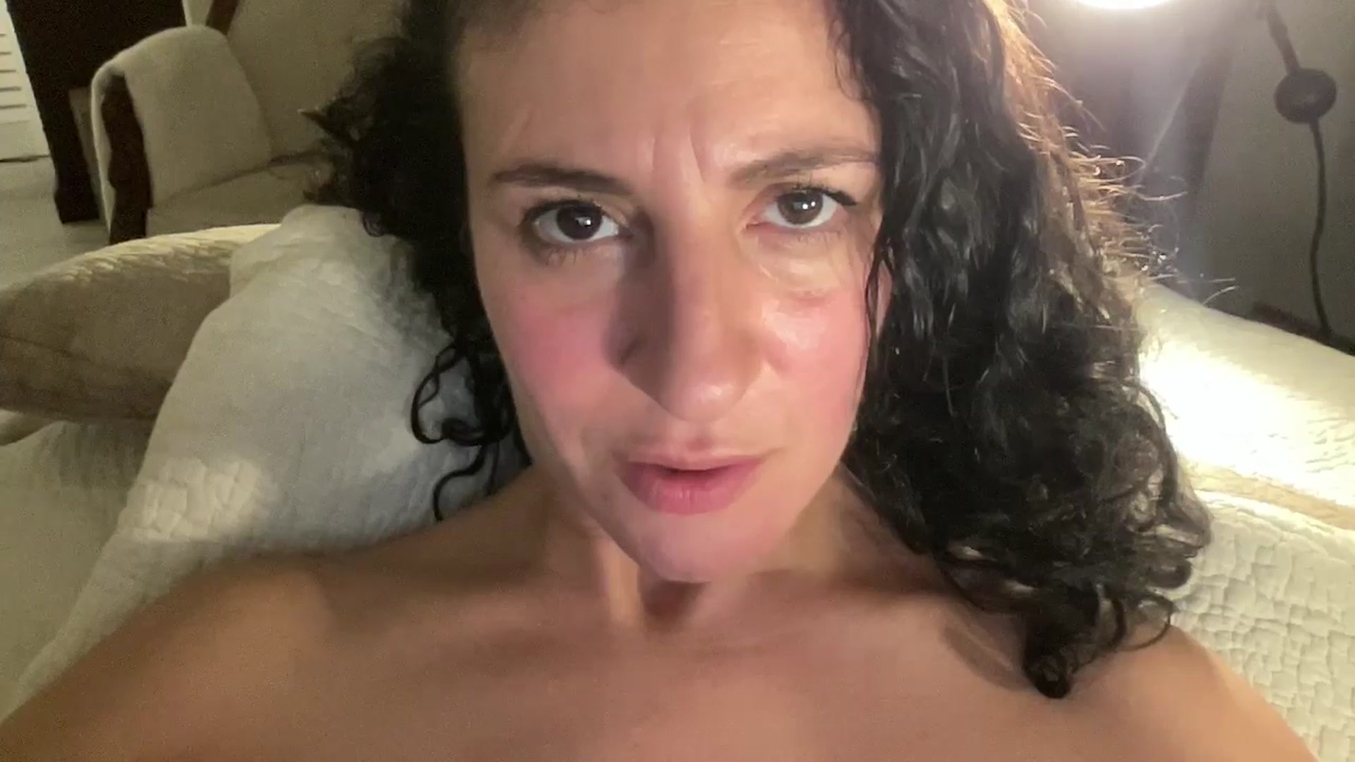 Gallery image thumbnail from Annareylee's myfreecams stream on, 11/13/2024, 09:54 image 18 of 20