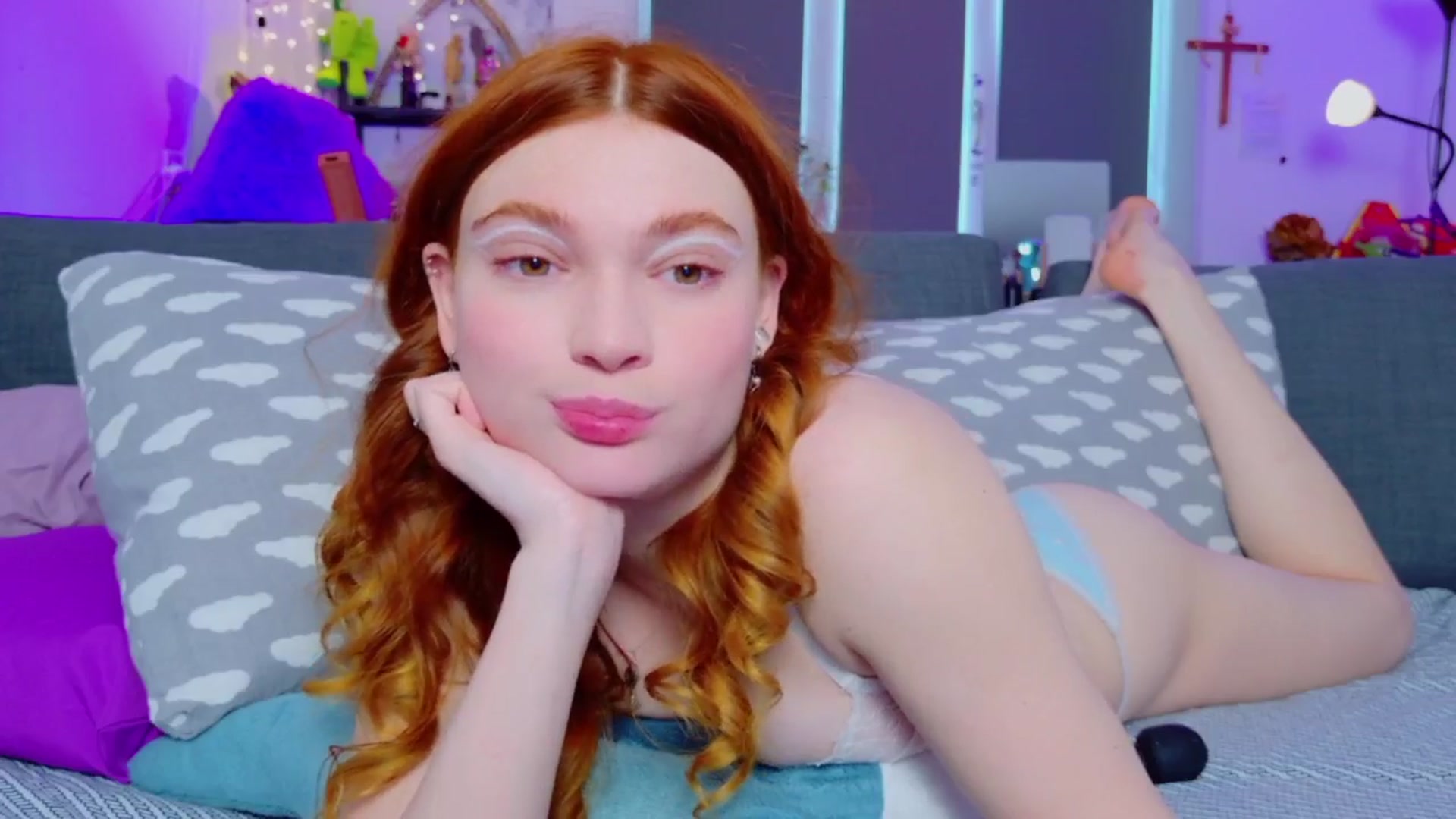 Gallery image thumbnail from Annaroxann's myfreecams stream on, 04/05/2026, 10:19 image 6 of 20