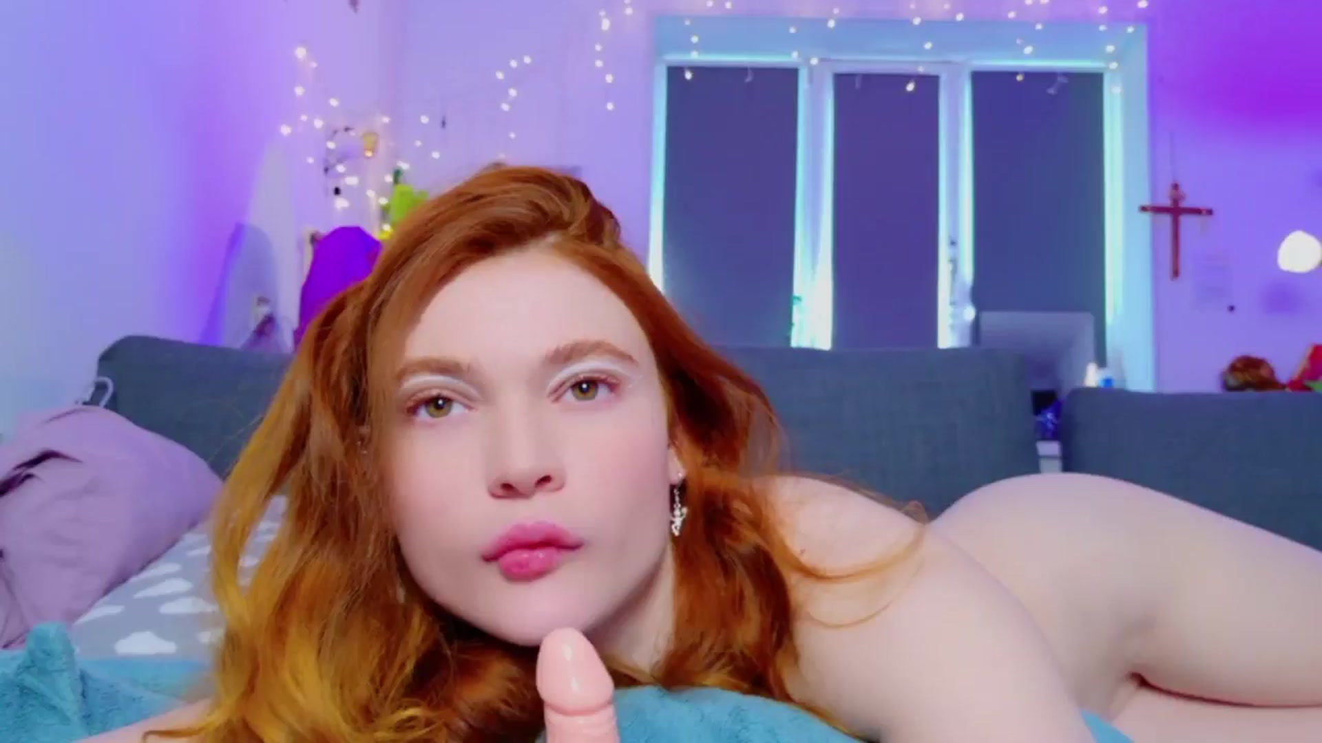 Gallery image thumbnail from Annaroxann's myfreecams stream on, 04/06/2026, 10:55 image 1 of 20