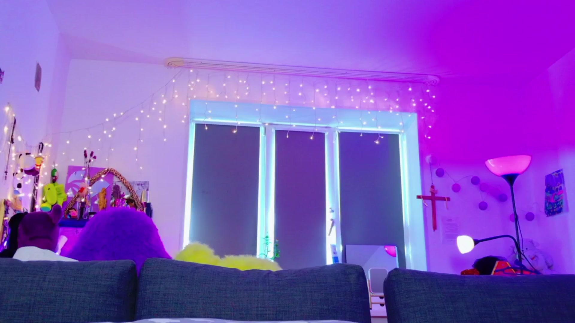 Gallery image thumbnail from Annaroxann's myfreecams stream on, 04/17/2026, 10:23 image 18 of 20