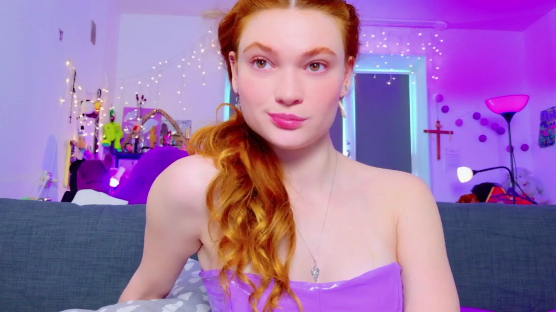 Gallery image thumbnail from Annaroxann's myfreecams stream on, 04/17/2026, 10:23 image 16 of 20