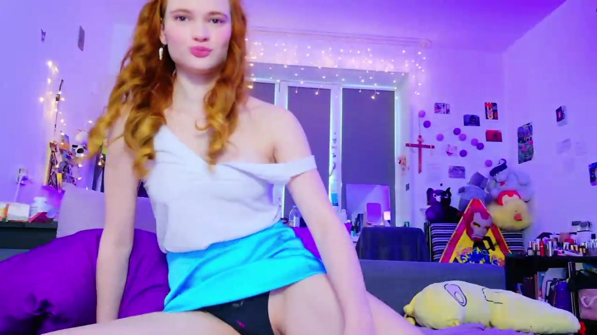 Gallery image thumbnail from Annaroxann's myfreecams stream on, 05/15/2026, 09:34 image 3 of 20