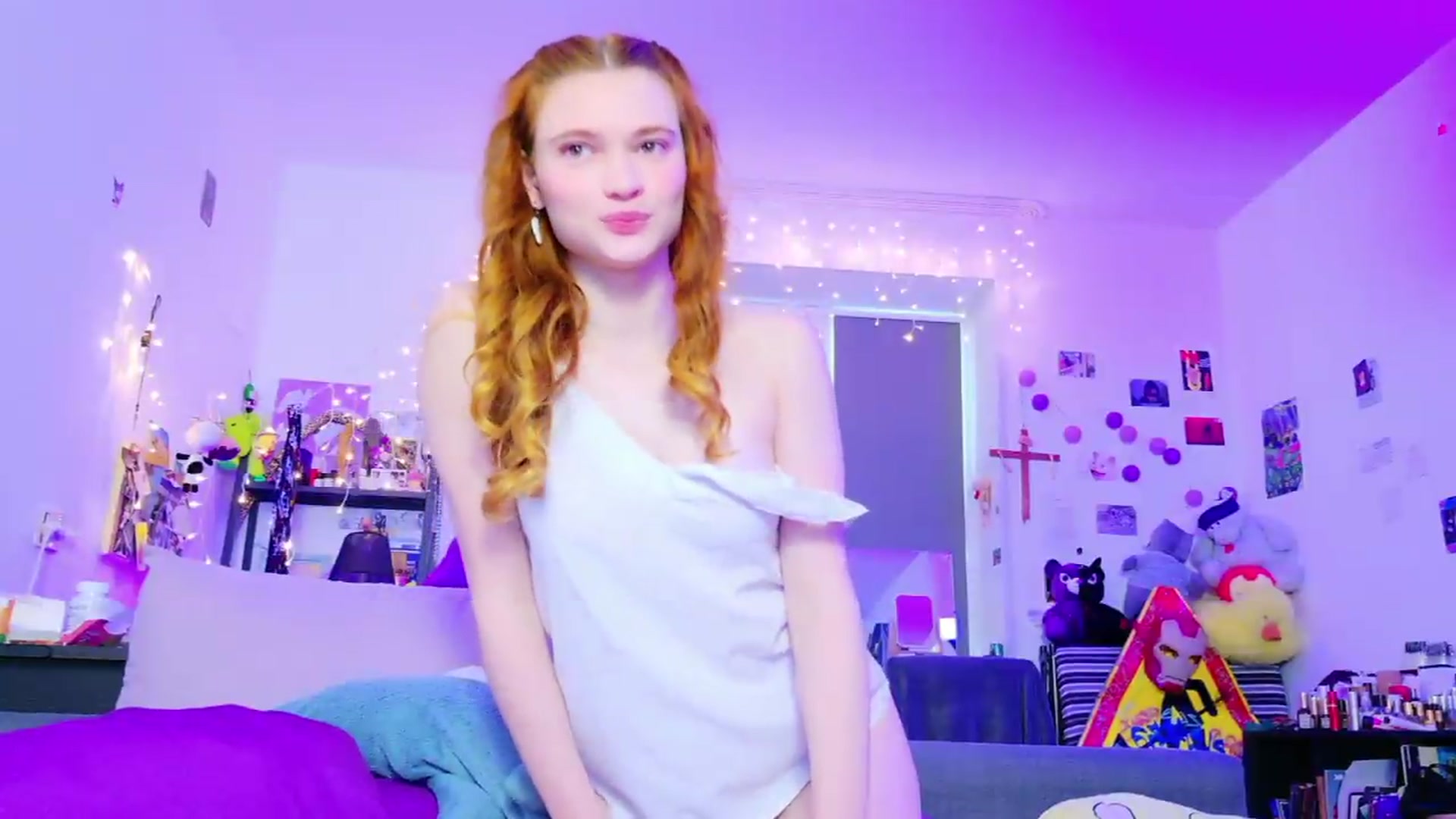 Gallery image thumbnail from Annaroxann's myfreecams stream on, 05/15/2026, 09:34 image 5 of 20
