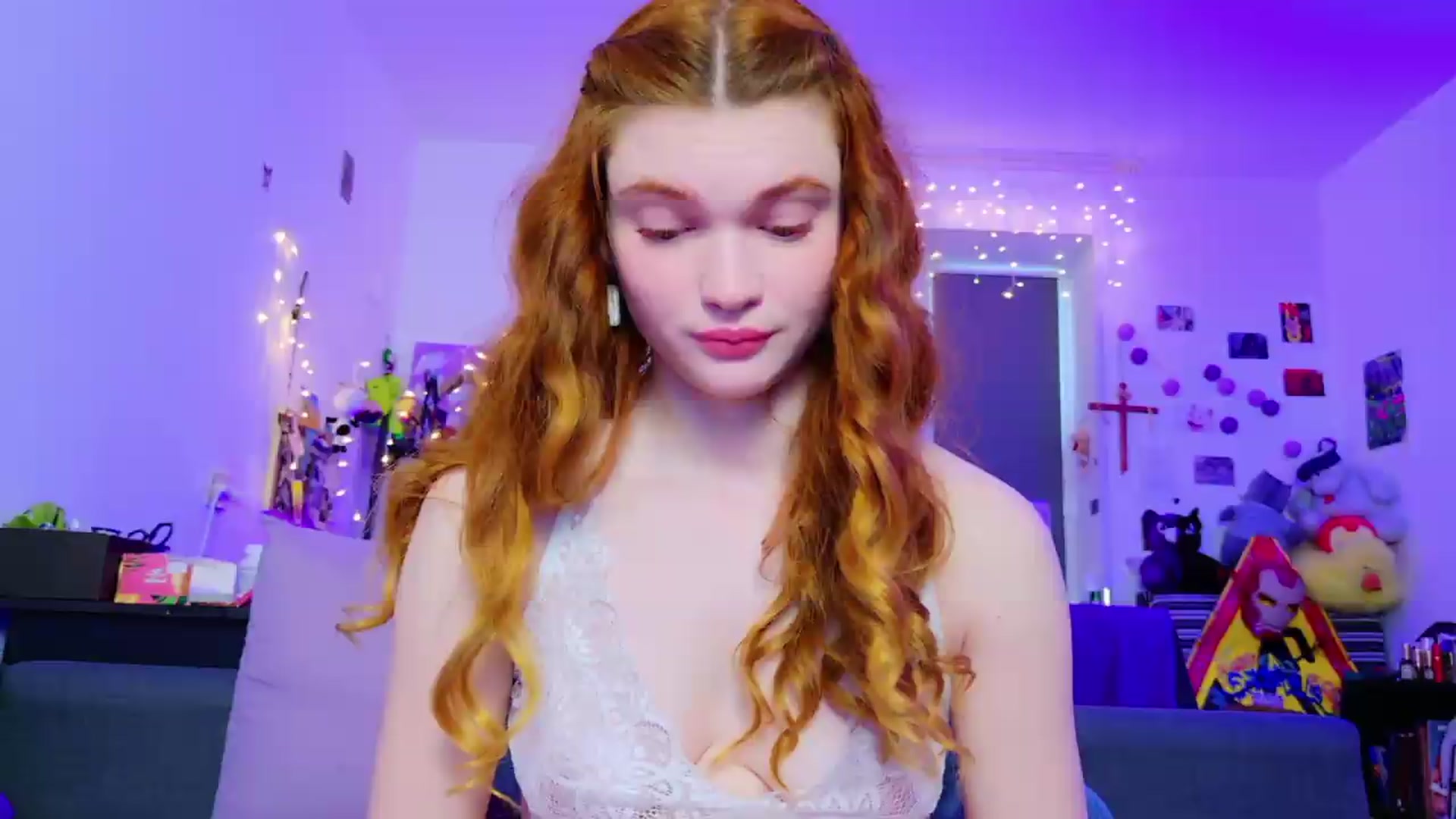 Gallery image thumbnail from Annaroxann's myfreecams stream on, 05/16/2026, 10:12 image 4 of 20